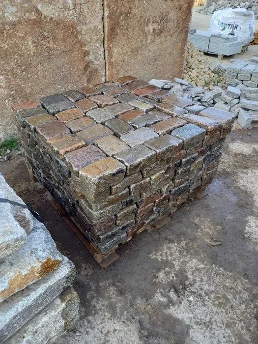 Kostka brukowa granitowa z licem 15/17 kolor