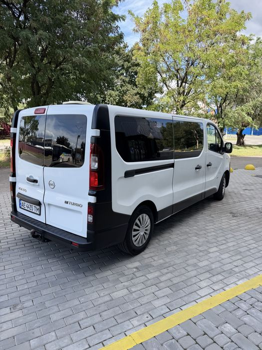 Продам Opel Vivaro 2015