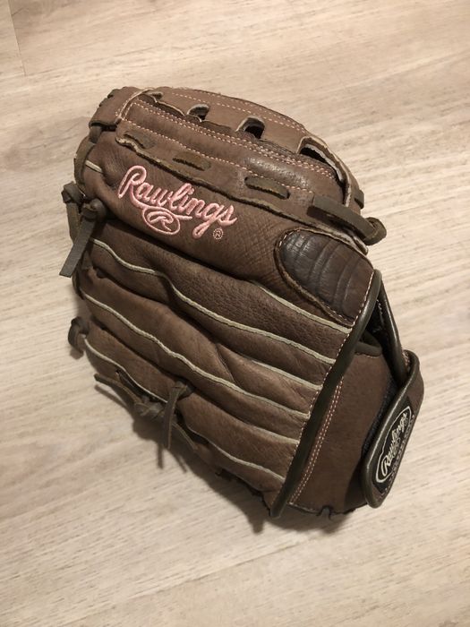 Перчатка для бейсболу