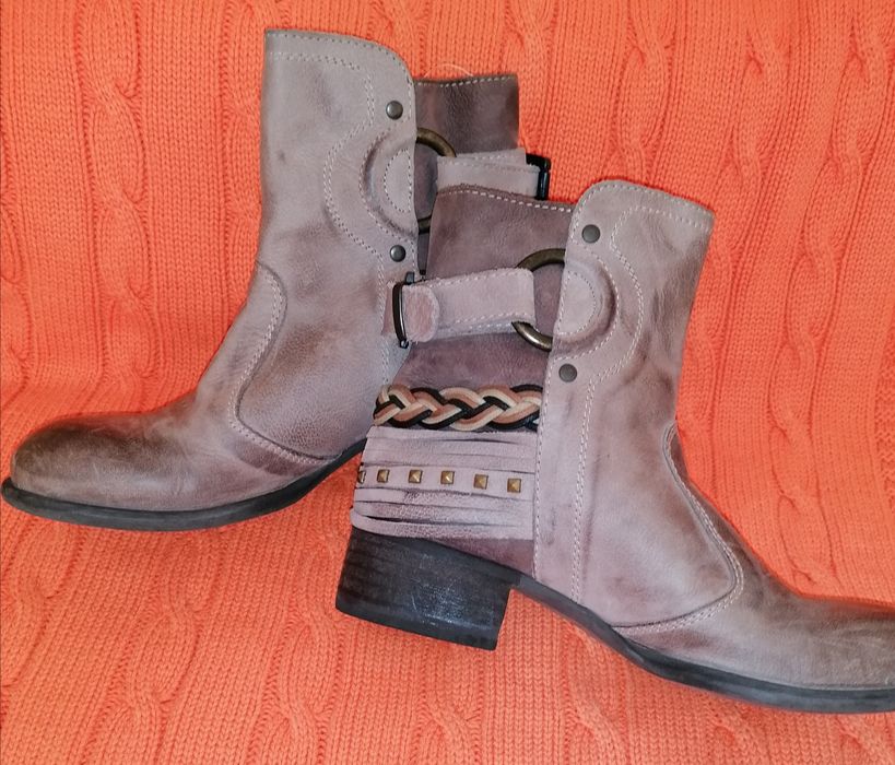 Botins em pele prof(37)