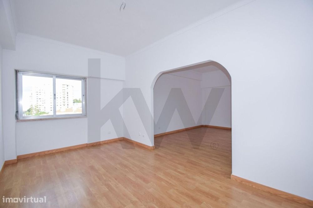 T3 com Sala Dupla em Carnaxide