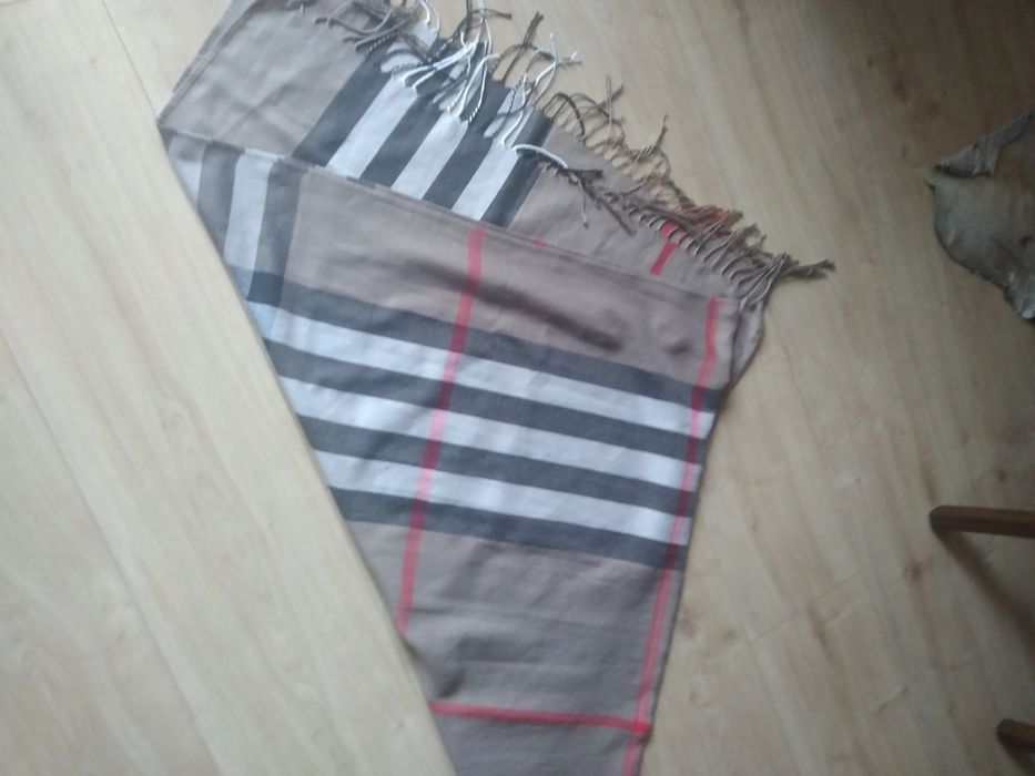 Szal wzór Burberry, 100% kaszmir.