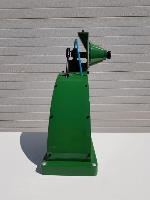 Maquina de meter ilhós pneumática