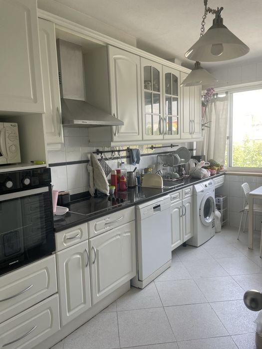 Quarto para Arrendar - Carcavelos