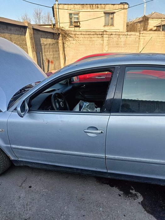 Volkswagen Passat 4×4 2,5 автомат на запчастини або під відновлення