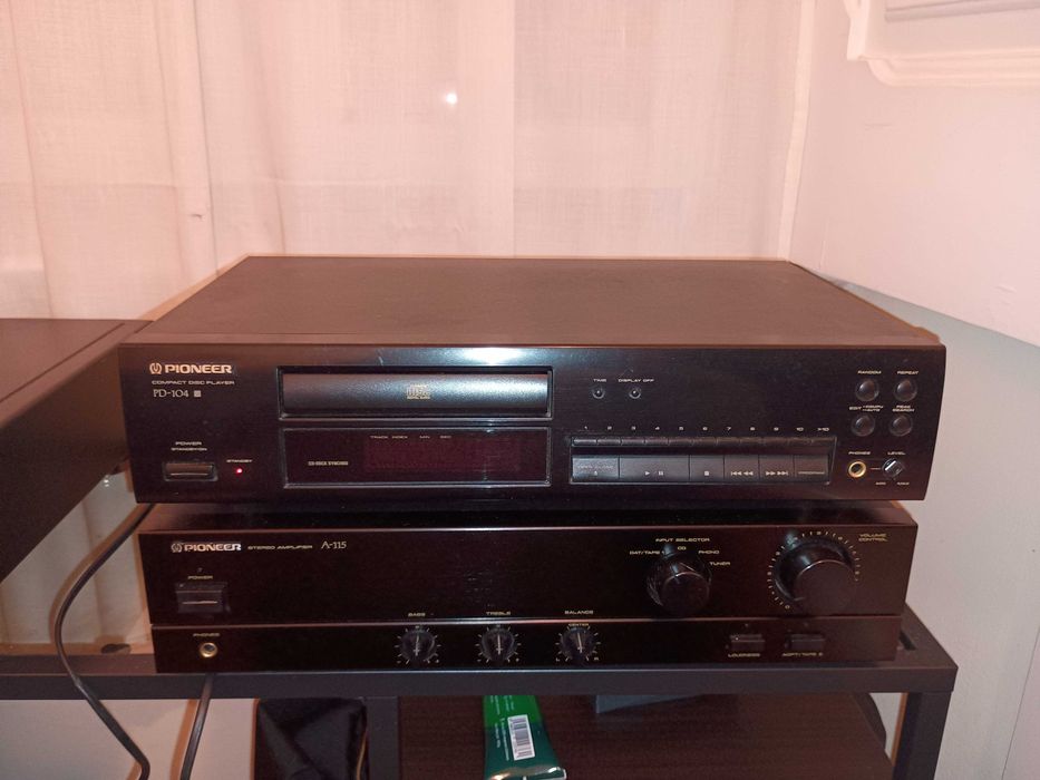 Pioneer Compact Disk Player PD-104