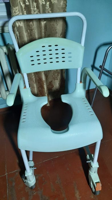 Кресло-туалет для пожилых и инвалидов