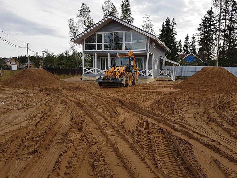 Грунт, земля на подсыпку участка Черкассы. Доставка 10-30 тонн.