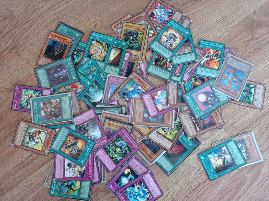 +50 Cartas Yu-Gi-Oh C/ raras