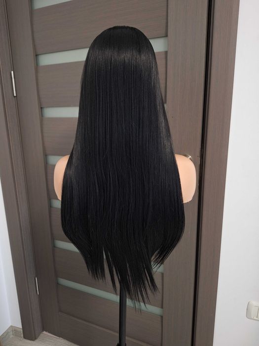 Peruca longa preta com renda
