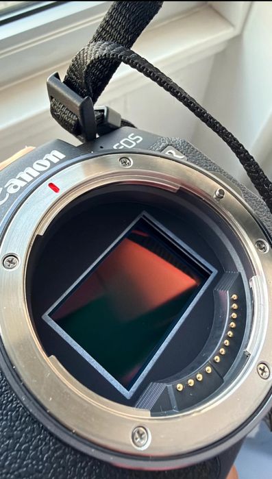 Canon EOS RP + Lente RF 24-50mm + 5 baterias e carregadores