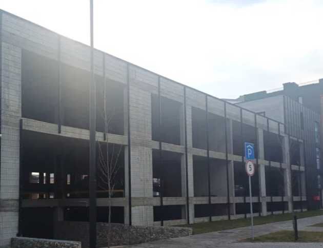 Продаж паркомісця в Клубне містечко12