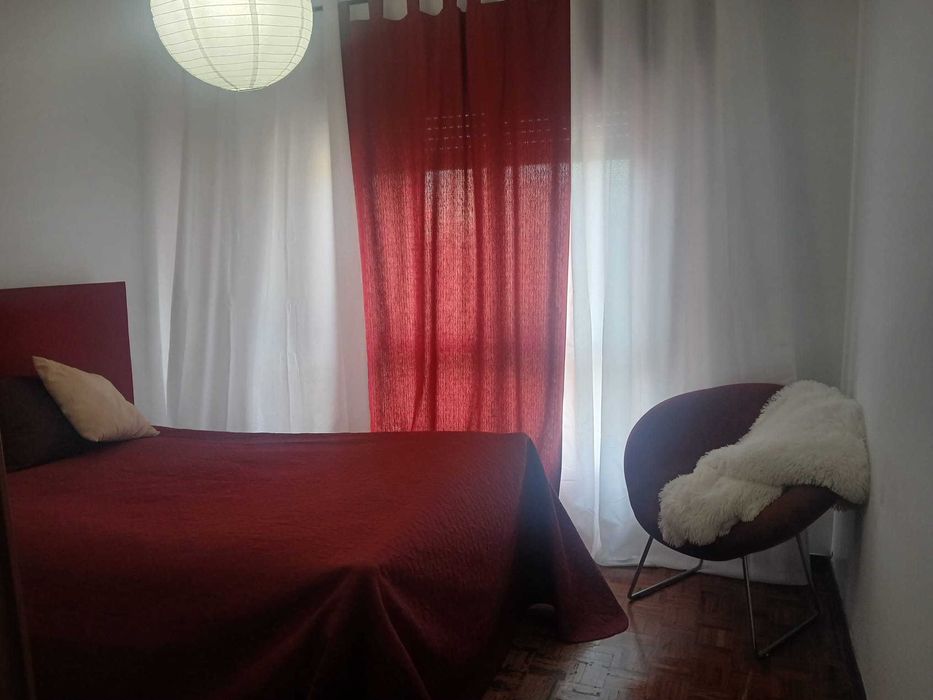 Apartamento T3 com arrecadação e garagem em S. Carlos