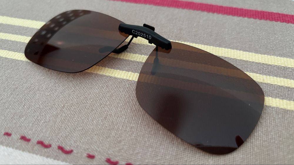 Clip solar polarizado