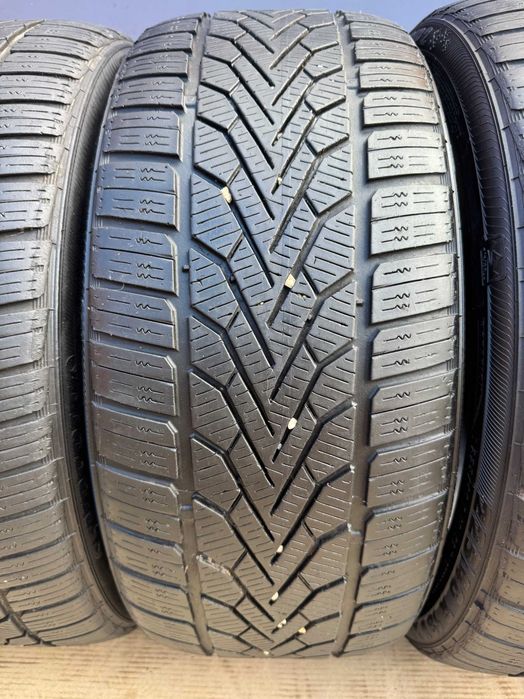 Шини Semperit 225/40 R-18 (92 V ) made in Germany - зима