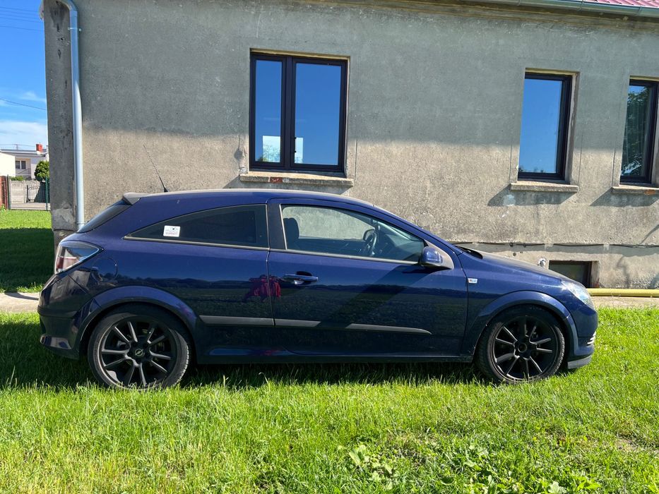 Opel Astra III GTC