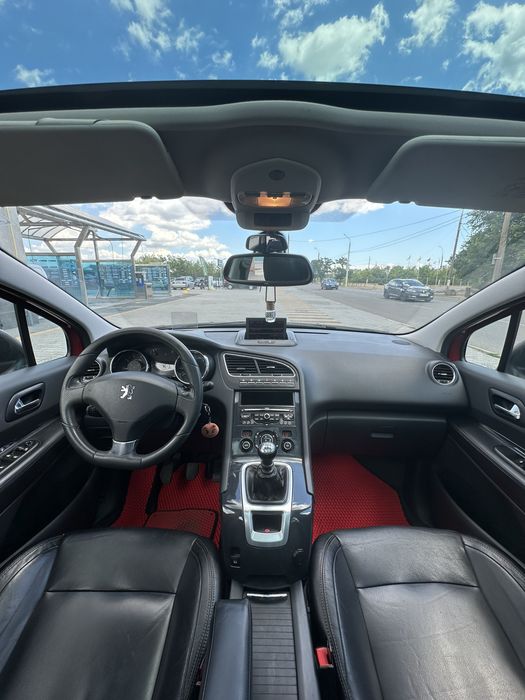 Peugeot 5008 , 7 мест