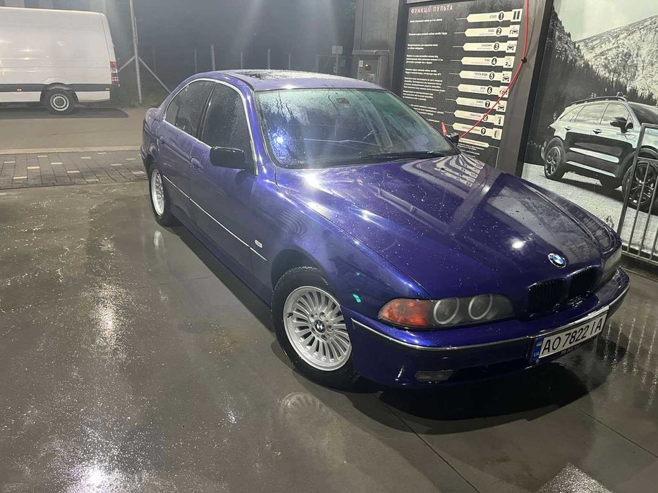 Продам БМВ  е39.