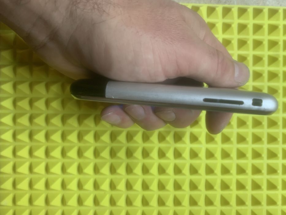 Телефон iPhone 2g 8gb