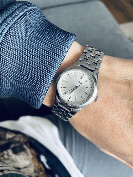 Cienka bransoletka do zegarka Lorus srebrna