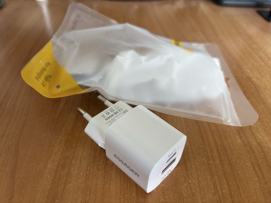 Зарядка, блочок зарядки Essager 20W Usb-A + Type-C