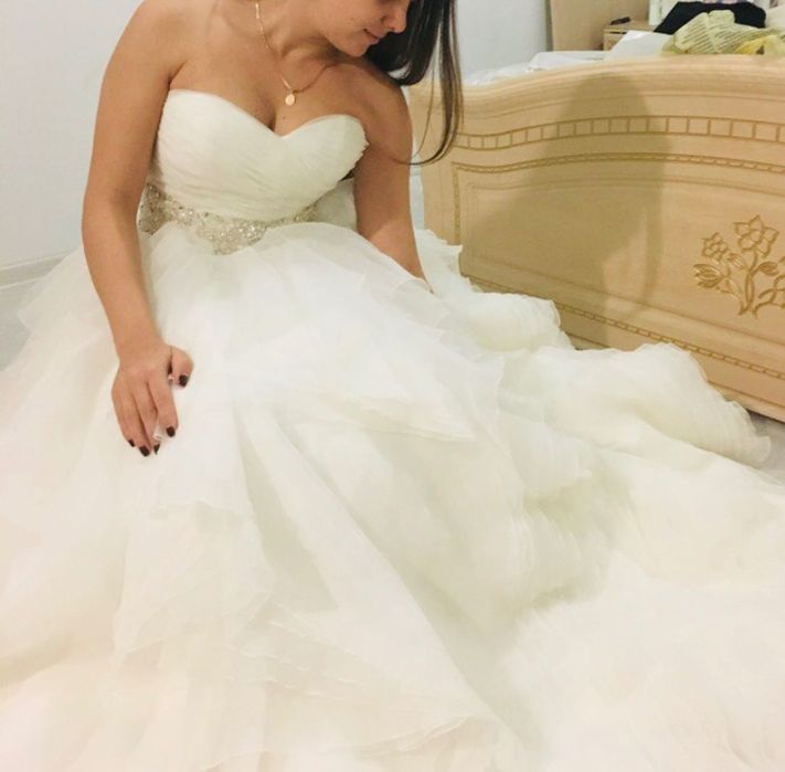 Весільна сукня колір Ivory