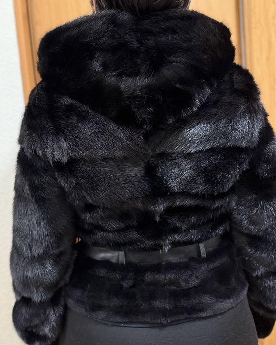 Норкова  жіноча шубка