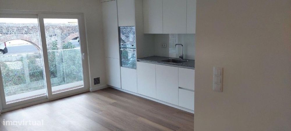 Apartamento para arrendar em Queluz