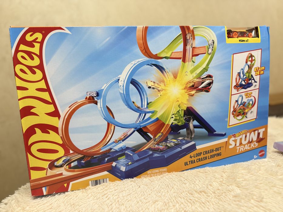 Трек Hot Wheels Action Шалені віражі та петлі