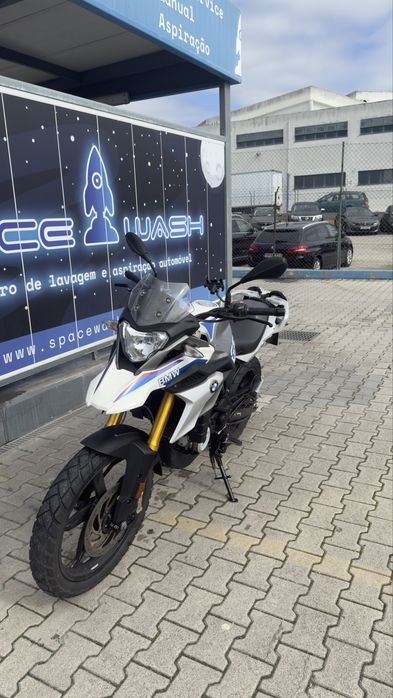Moto BMW GS310.