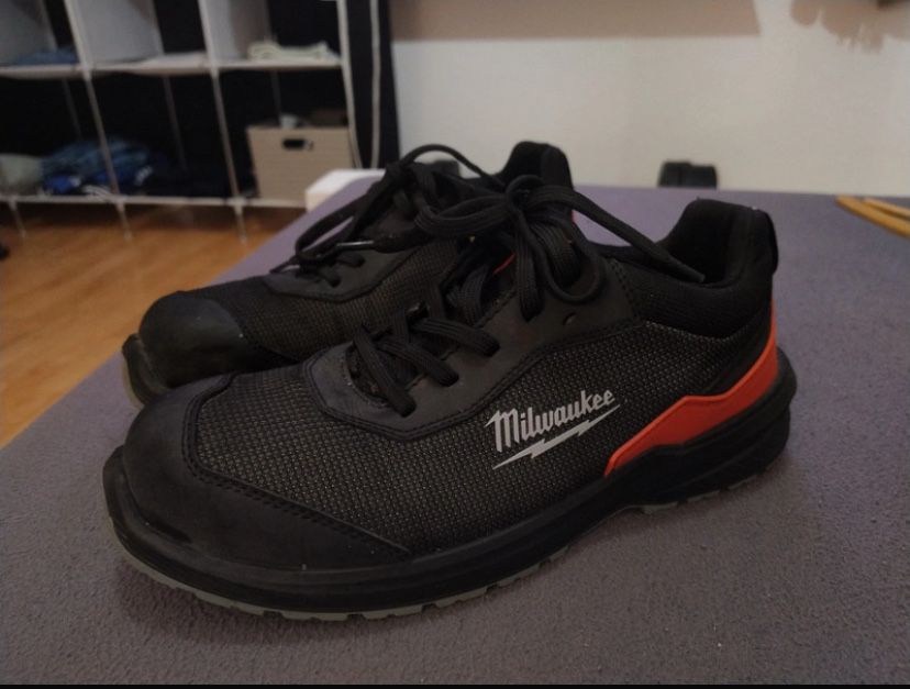 Buty robocze męskie Milwaukee roz. 43 – bardzo dobry stan