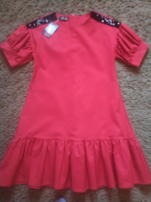 Плаття червоне плаття