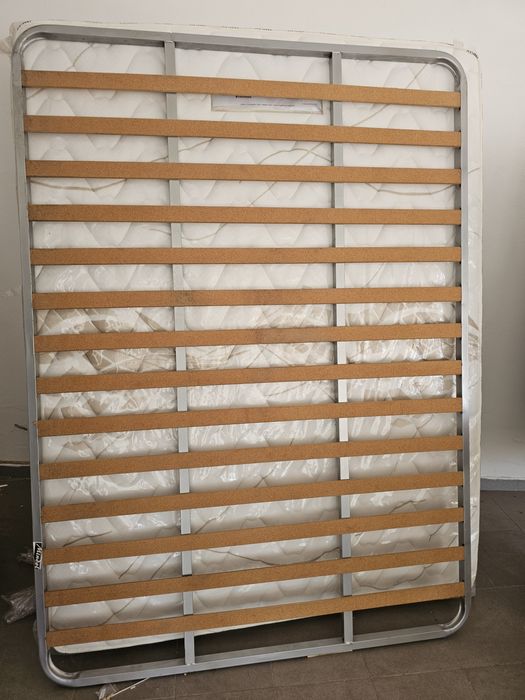 Colchão e Estrado de cama de Casal NOVOS