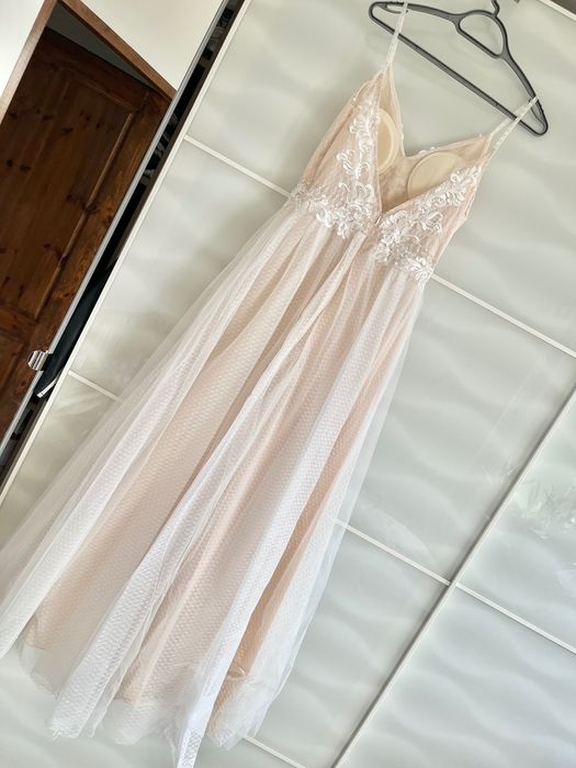 Suknia ślubna trochę księżniczka trochę prosta nude ecru rozmiar 38/40