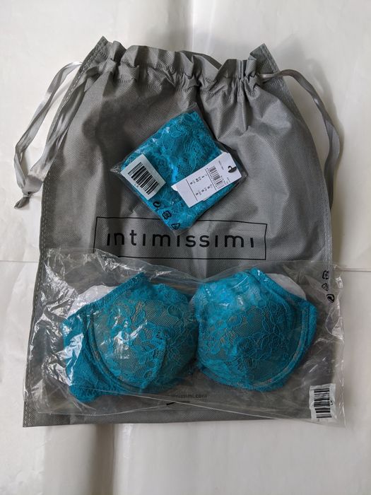 Итальянское бельё Intimissimi ,комплект, бюст 70В,трусы S, скидка 50%