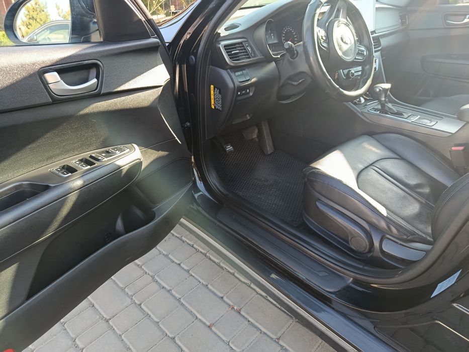 Авто KIA K5 2016 газ