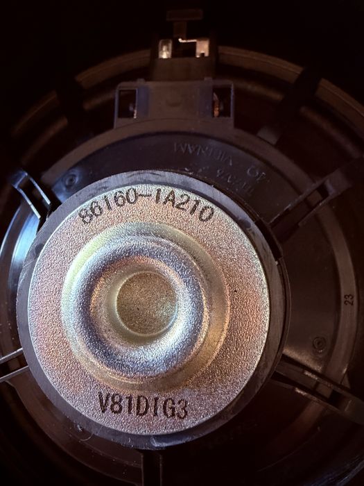 Glosniki 4 sztuki nowe wyciagniete z nowego samochodu