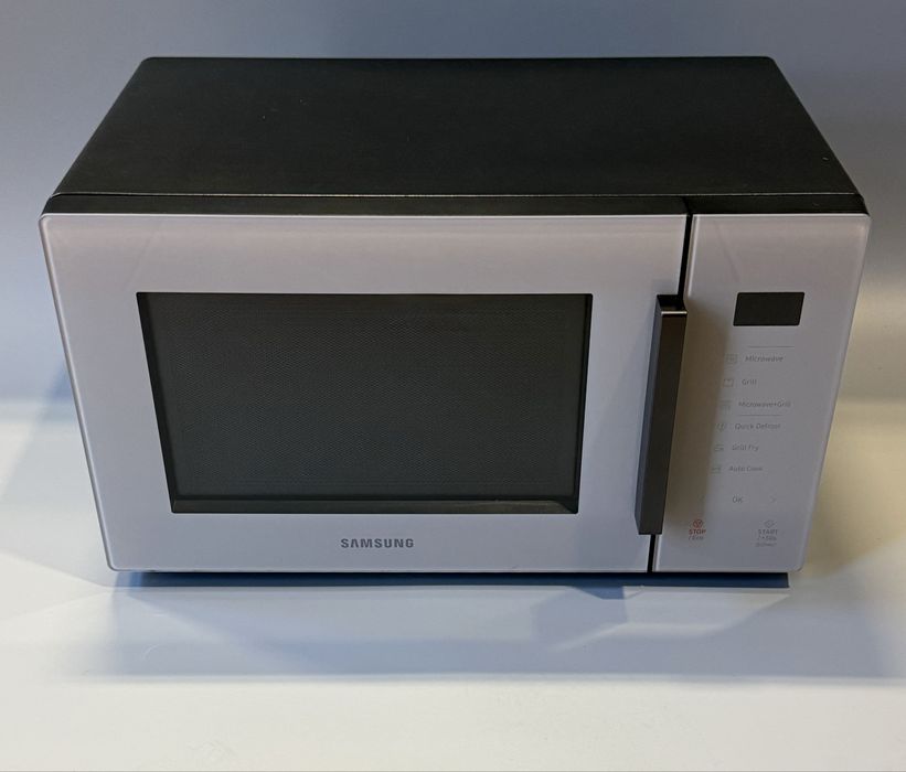 Samsung MG23T5018CG 23L Grill Fry Nowa Mikrofalówka Czarna Komplet!
