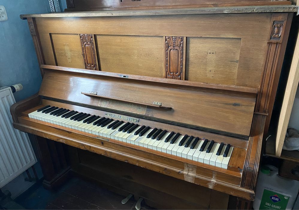 Pianino M.Janowsky Hollieferant