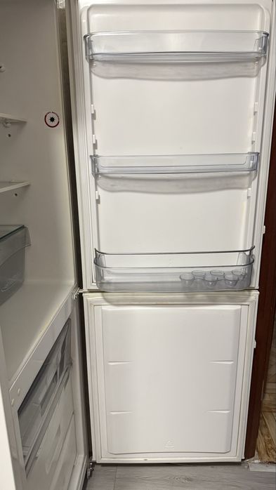 Продам холодильник Snaige