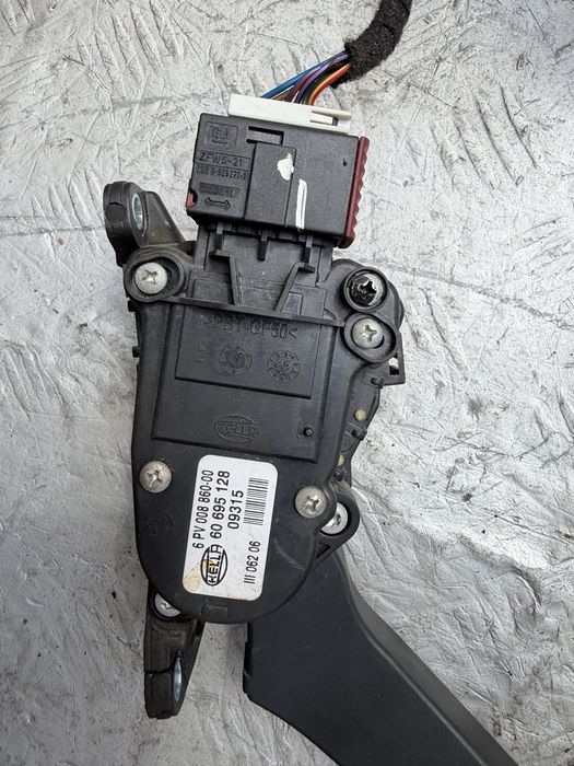 Педаль газа 159 год 07 alfa romeo 159