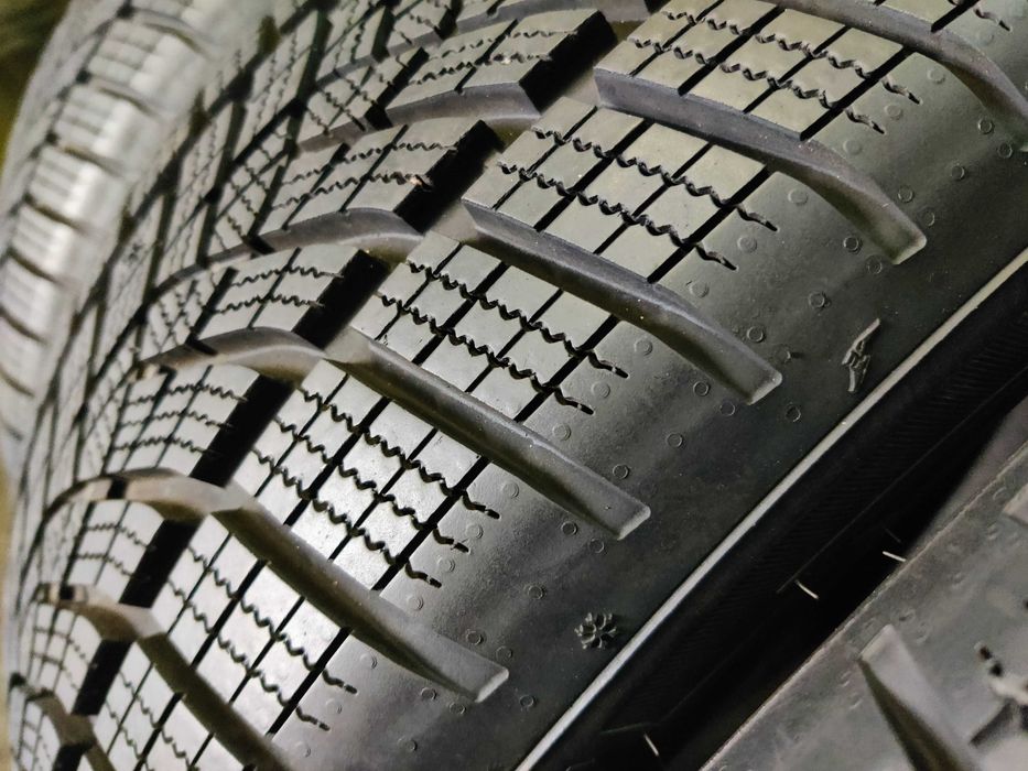 Комплект R17 225 55 GoodYear UltraGrip Performance+ ідеал