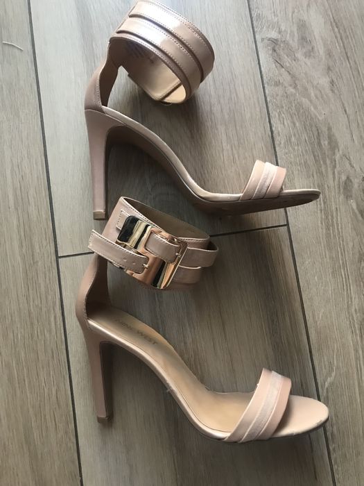 Samdaly Nude NINE WEST  38 rozm.Nowe