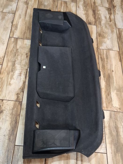 Задняя полка Мерседес w124