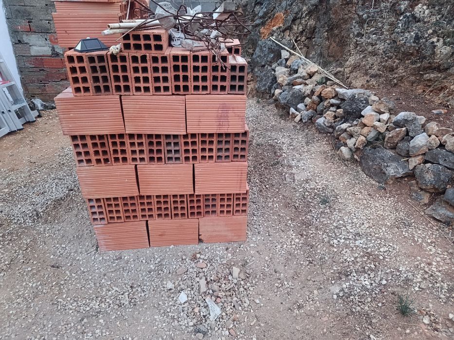 Tijolos ( Mais de 300)