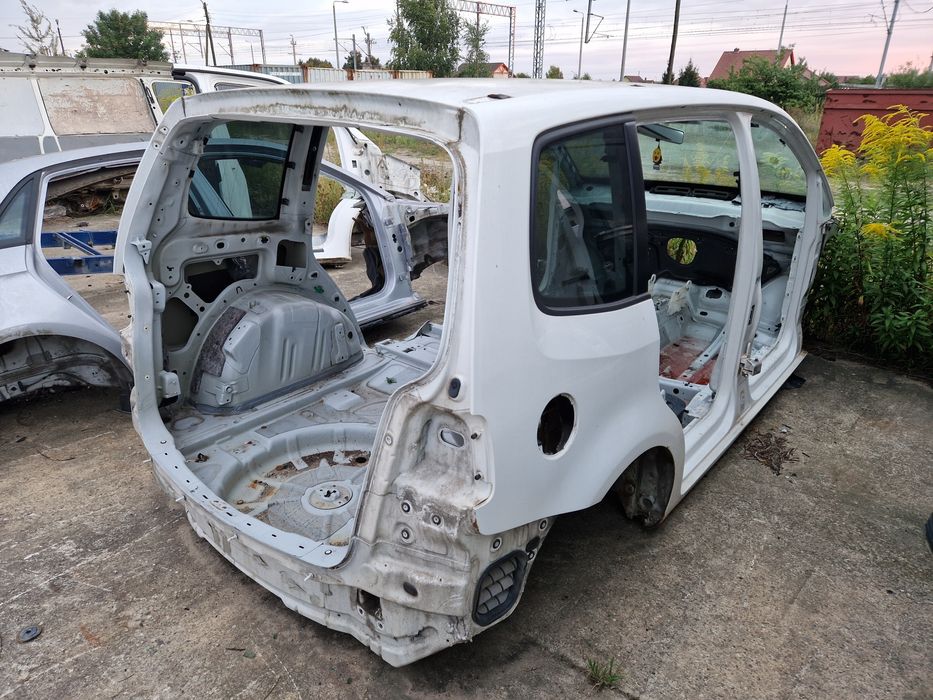 Volkswagen Touran II 2010 - 2015 ćwiartka błotniki dach