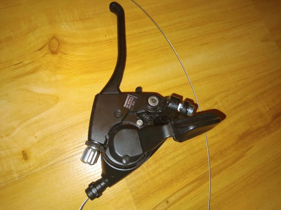 Lewa klamkomanetka Shimano ST-EF60-L.