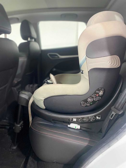 Cadeira Auto Cybex Sirona S2 i-Size Rotativa 360 com Base ISOFIX