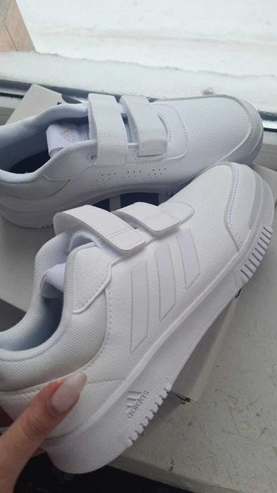 Кросівки adidas нові оригінальні