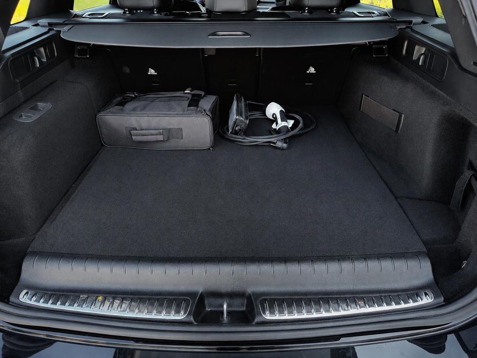 Vendo Mercedes-Benz C300e T AMG Line 320cv | 11/2022 | 55.165 km